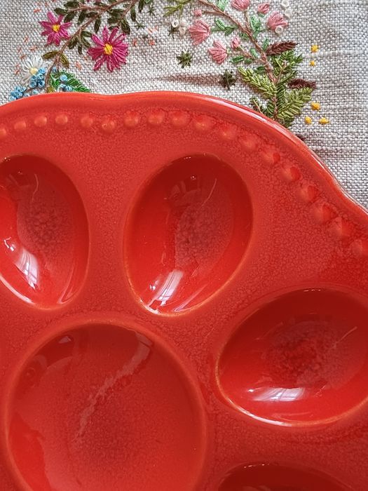 Talerzyk patera na jajka talerz taca czerwony ceramiczny półmisek vtg