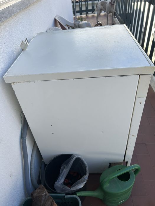 Máquina de lavar loiça Miele Avariada