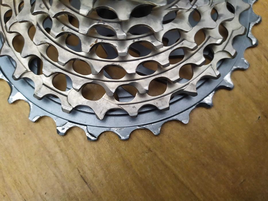 SRAM XG-999 kaseta MTB/Szosa 9Speed 11-32T 172g. Polecam