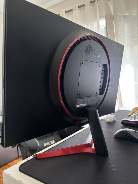 Monitor LG UltraGear 24GL600F-B