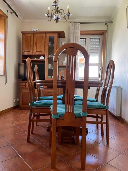 Conjunto de Mobília para Sala de Jantar – Carvalho e Faia