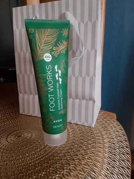 Regenerujący krem na popękane pięty Avon 150ml nowy