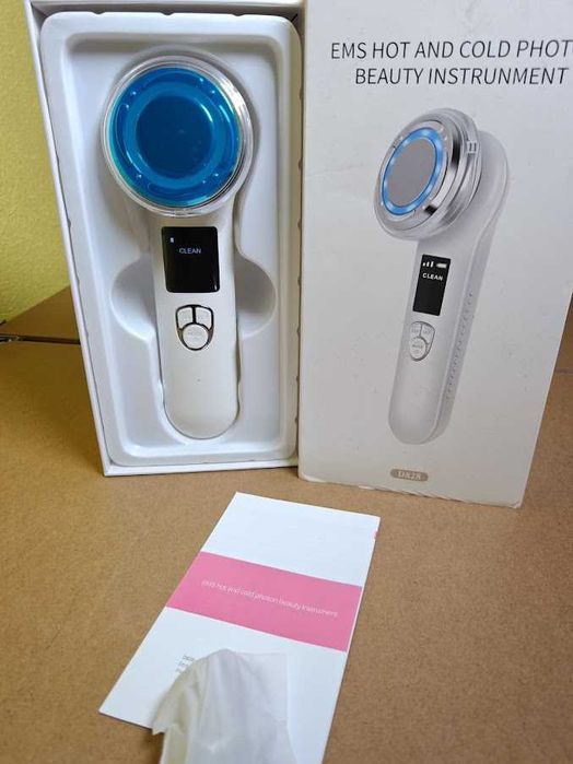 Aparelho de Limpeza e Massagem Facial EMS Hot & Cold D828 – Novo