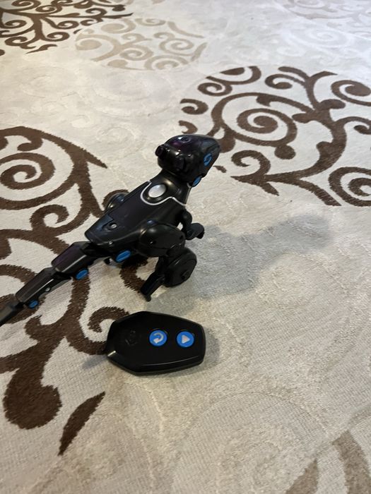 Динозавр на пульті