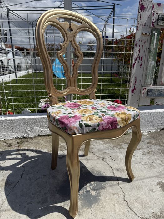 Cadeiras exclusivas totalmente restauradas