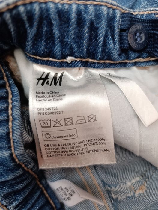 Джинсові шорти H&M &Denim на 10-11 років.
Пояс (гумка-утяжка + спереду