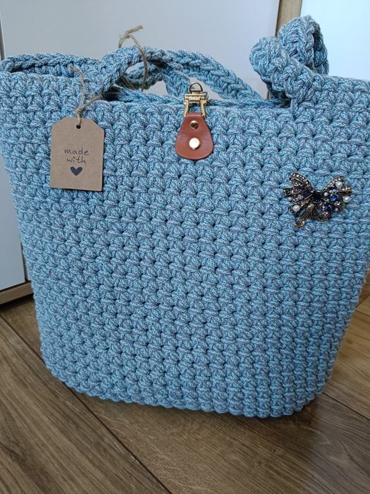 Torebka ze sznurka handmade rękodzieło broszka kokardka na prezent