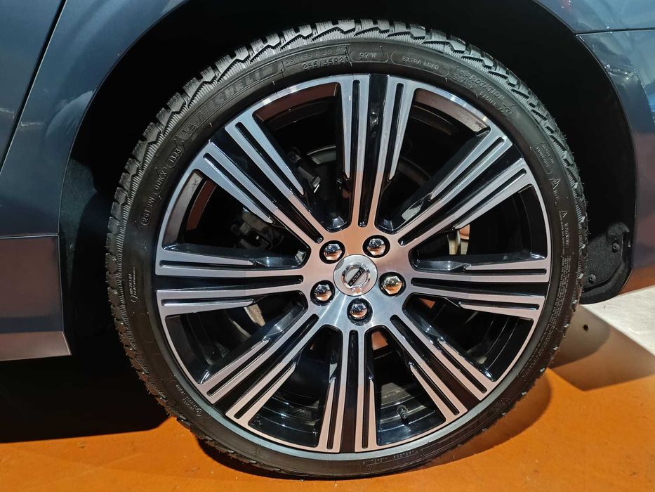 Felgi Volvo 20 Cali Wraz Z Oponami Zimowymi