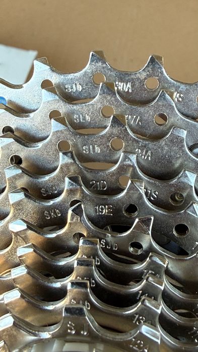 Kaseta SHIMANO 105 CS-R7000
