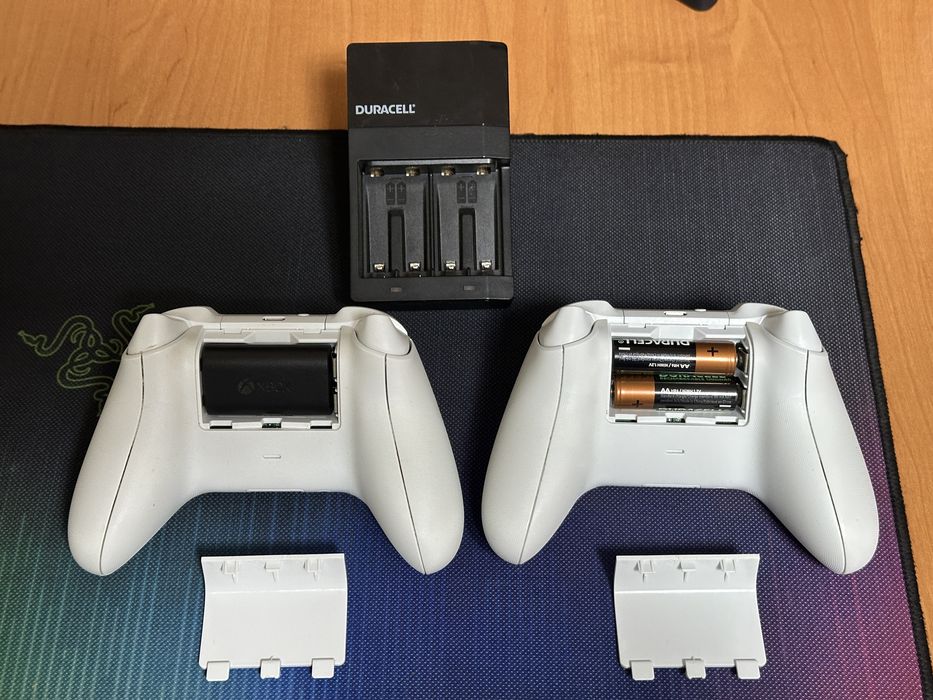 Xbox Series S + 2 x Xbox Wireless Controller + Xbox Wireless Headset