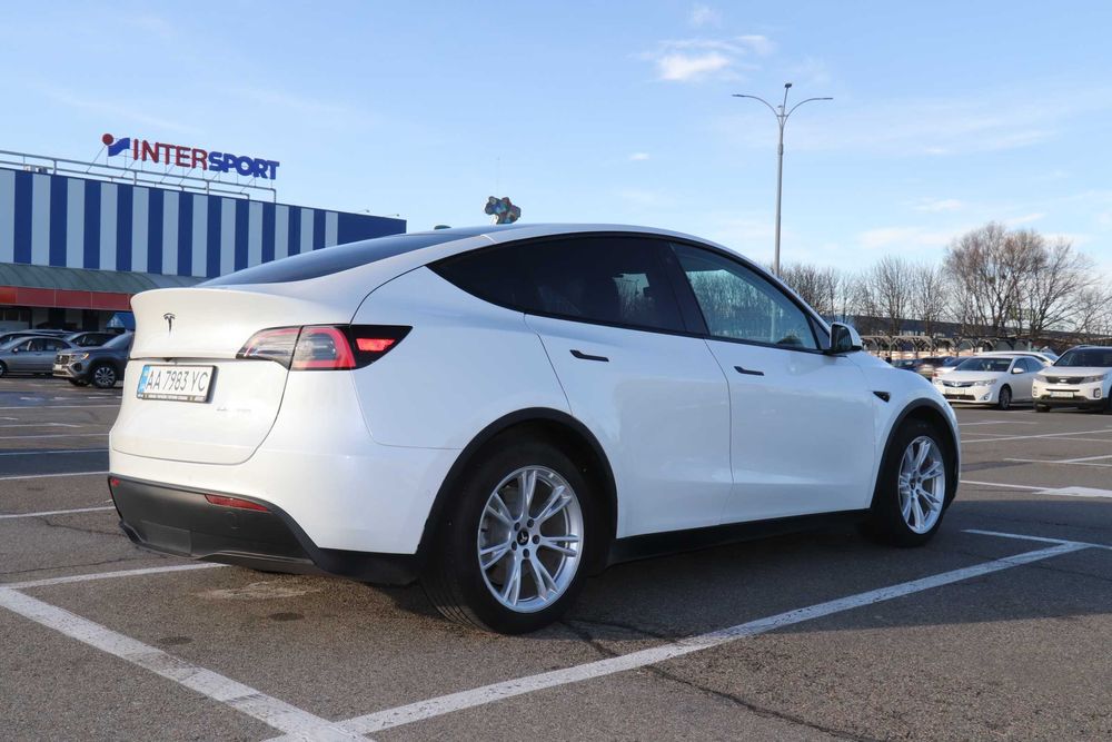 Tesla Model Y 2020 Long Range, в гарному стані!