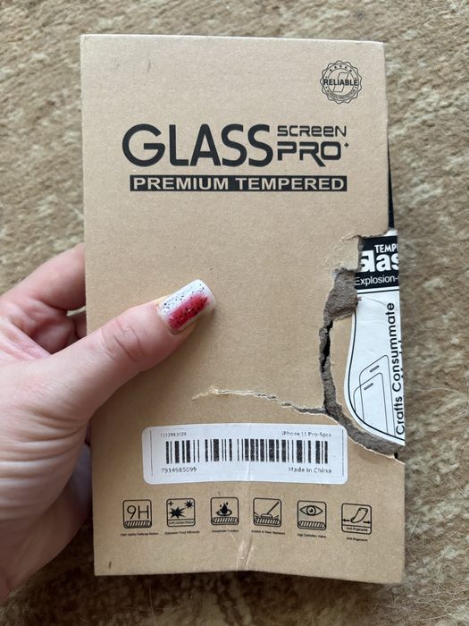 Чохли та скло для IPhone 11 Pro