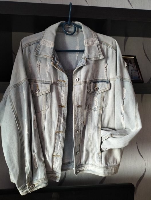 Продам джинсову куртку