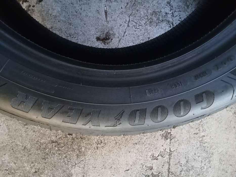 Sprzedam 4 opony 215/55/17 nowe