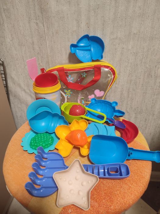 Продам багато дитячих іграшок для вулиці