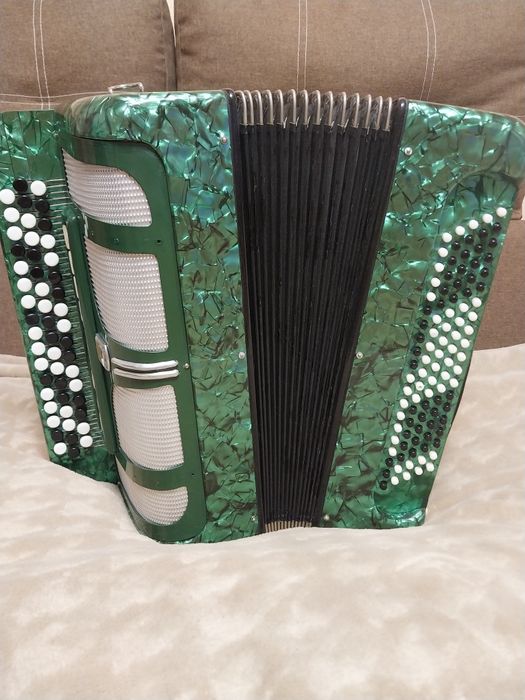 Продам баян Москва