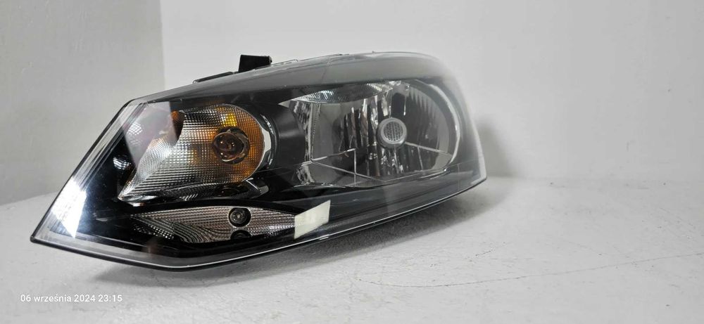 VW Polo 6R0 2008- Lampa Reflektor przednia przód Lewa