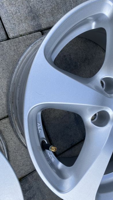Felgi aluminiowe Borbet do VW 5x112 15 cali Golf V T4