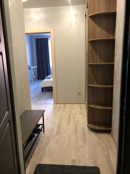 Подобово 1,5 кімнатна квартира на Озерній