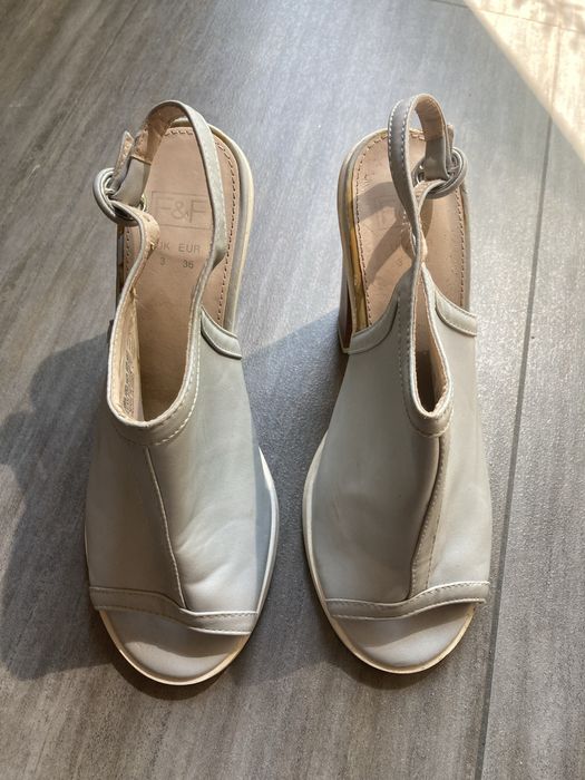 Szare sandały na słupku F&F – r. 36