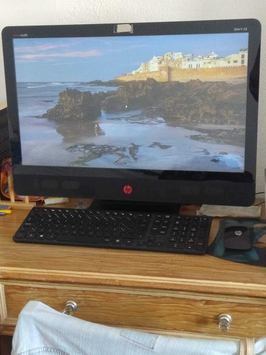 HP Envy recline 23 beats audio