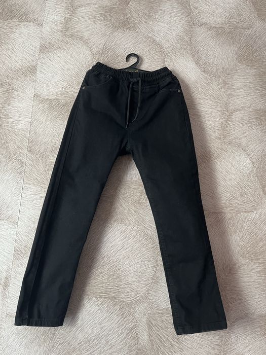 Штани 134 розмір джинси-брюки чорні