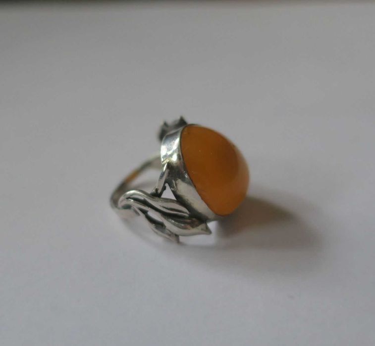 Stary srebrny pierścionek z bursztynem srebro 925