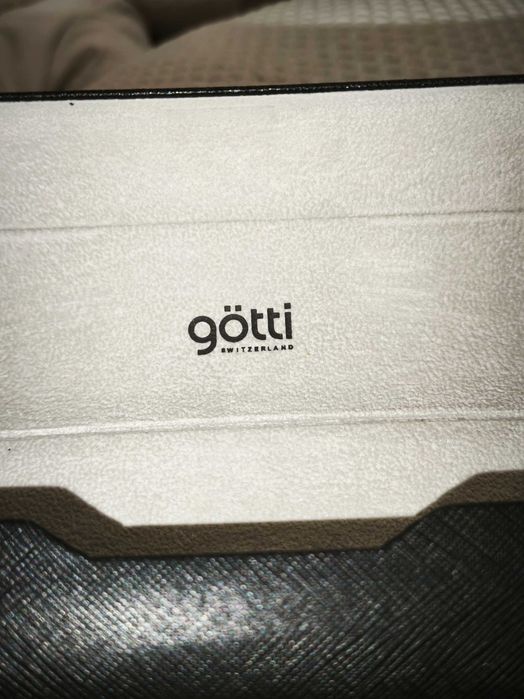 Estojo caixa para óculos da marca Götti switzerland