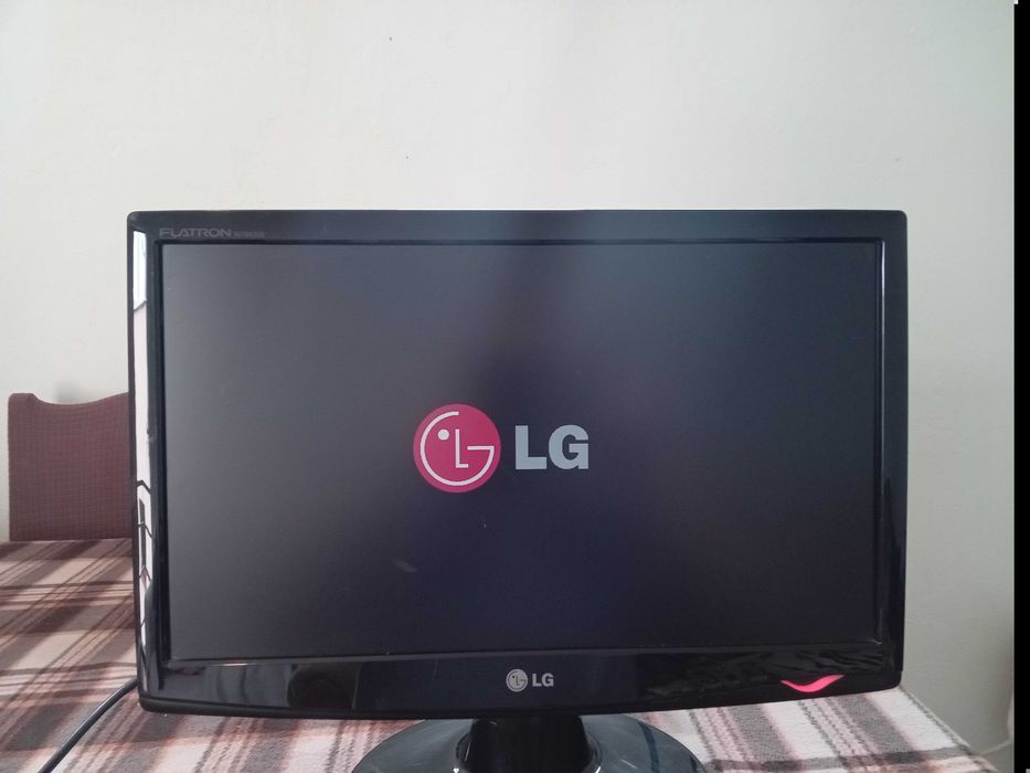 Монітор LG Flatron W1943SE-PF 18.5"