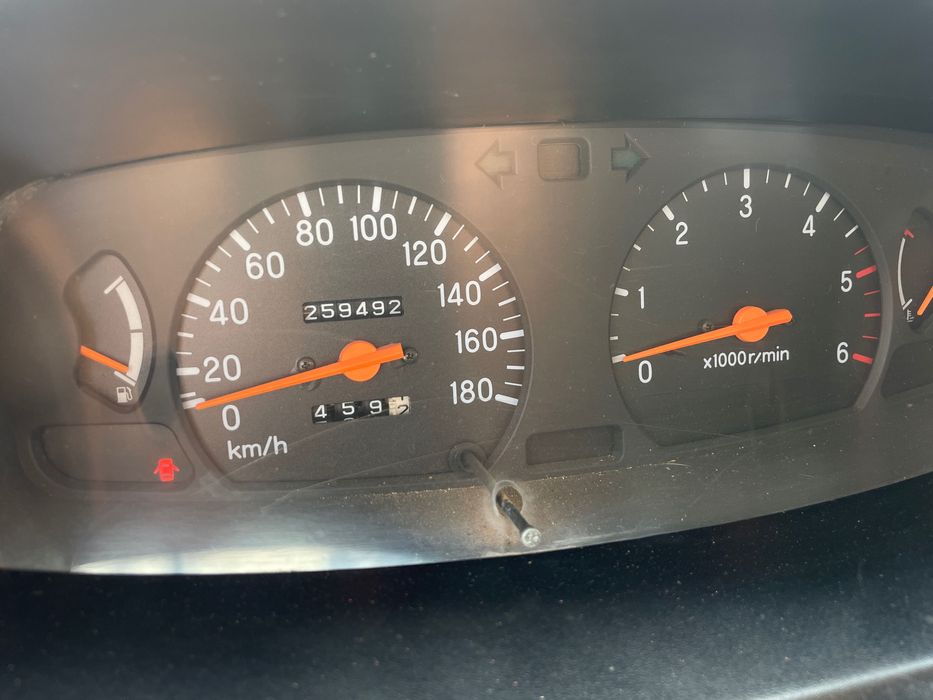 Mitsubishi L200 4x4 • Muito Estimada • Revisões em Dia