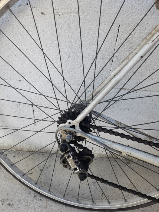 Bicicleta de corrida antiga so pa quem tem gosto vendo no estado k se