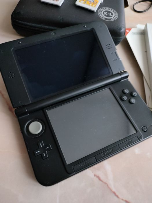 Nintendo 3DS XL z oryginalnym pudełkiem + 2 gry mario