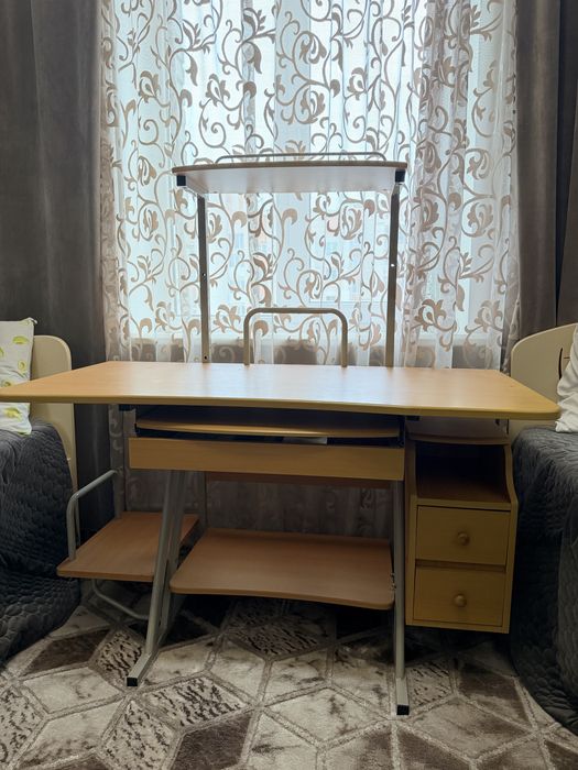 Компютерний - письмовий стіл