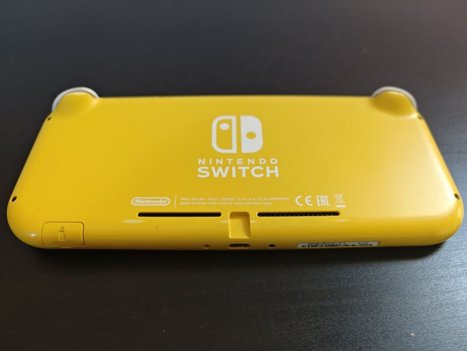 Nintendo Switch Lite Amarela