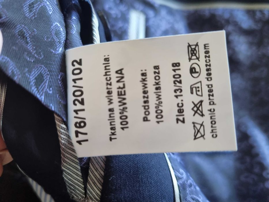 Granatowy garnitur Evenemen