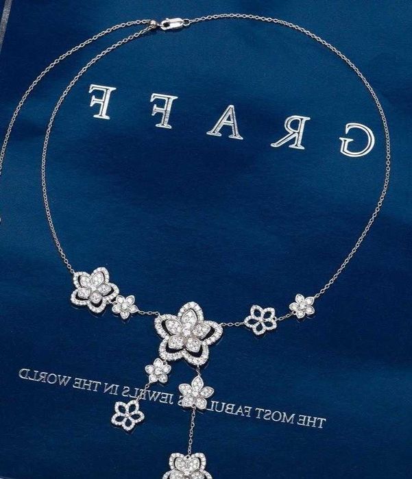 Naszyjnik Graff – Dziewięć kwiatów z frędzlami