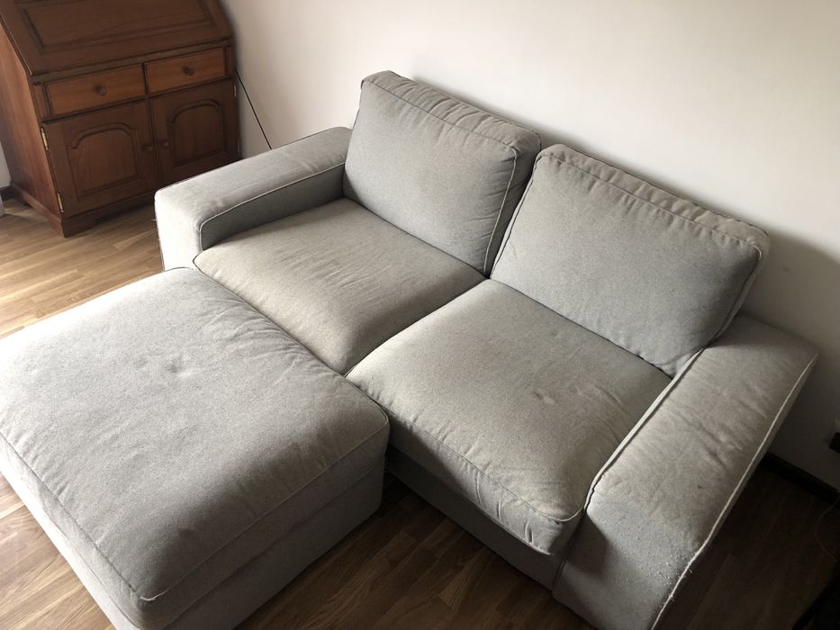 Sofá  + repousa-pés IKEA