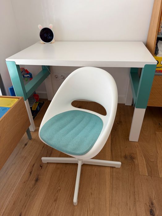 PÅHL Secretária, altura regulável branco/turquesa, 96x58 cm + LOBERGET / SIBBEN Cadeira p/secretária criança+coxim, branco/turquesa