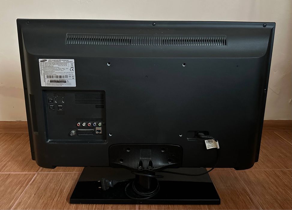 Телевізор Samsung 32" Full HD (UE32EH6037) - ідеальний стан