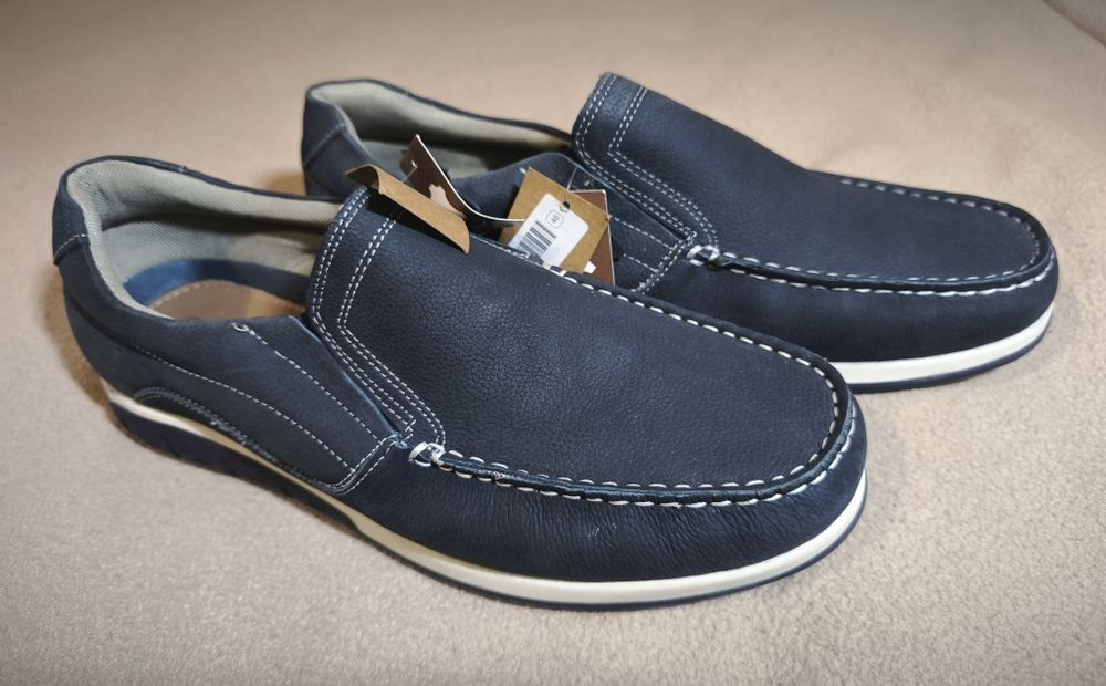 Sapatos novos em couro /pele natural de qualidade Premium
N 45.5-46
Pr