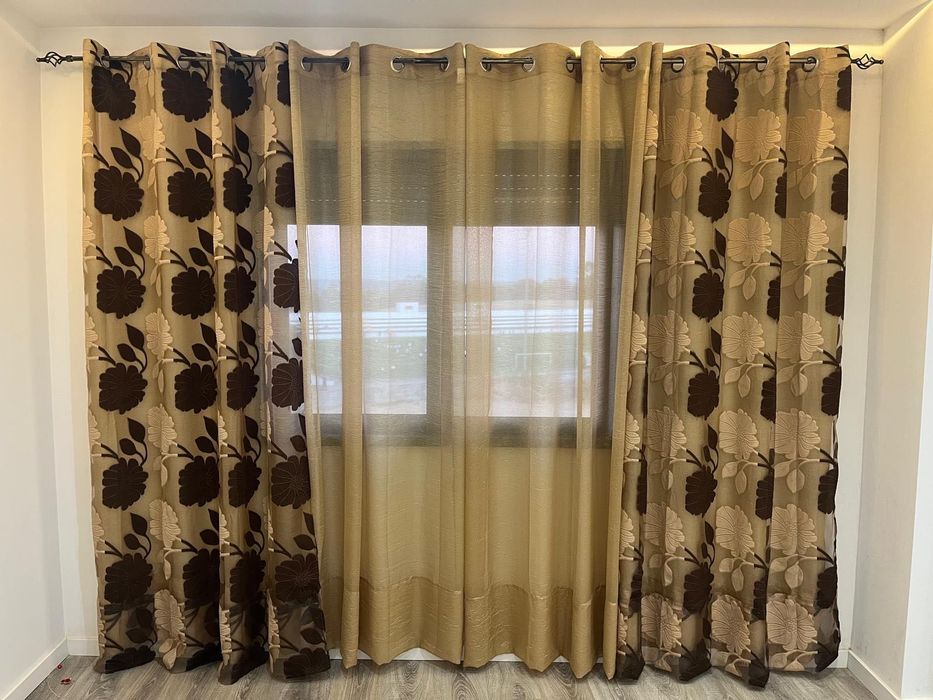 Cortinados sala e cozinha