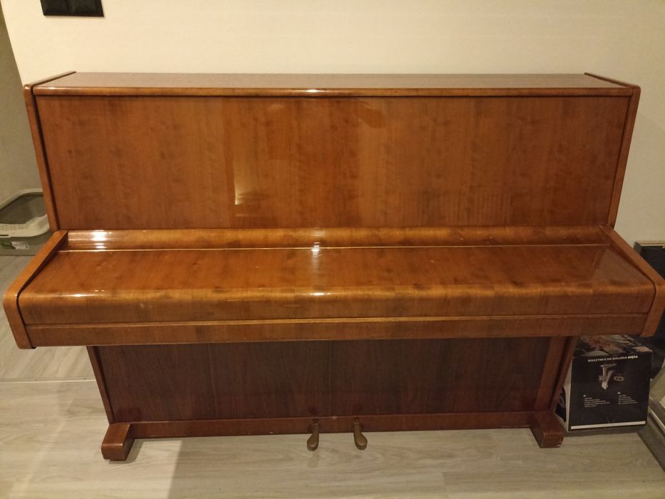 Pianino Legnica używane