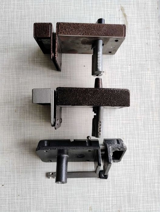 Замок накладной дверной