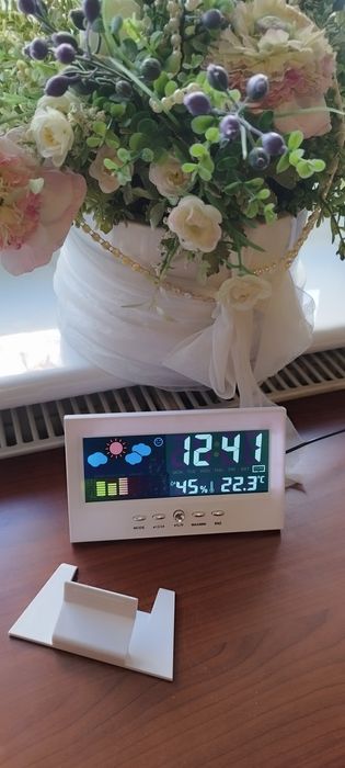 Zegar, budzik,pogodynka,podświetlany baterie i prąd-USB, nowy. LCD