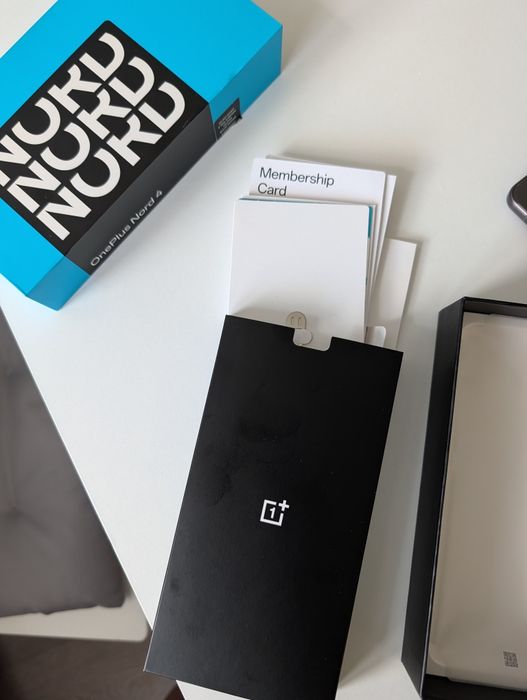 One Plus Nord 4 . Telefon+ akcesoria