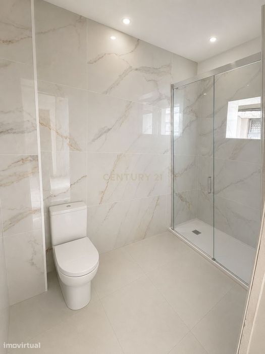 Apartamento T2 com Vista Panorâmica em Queluz, Sintra