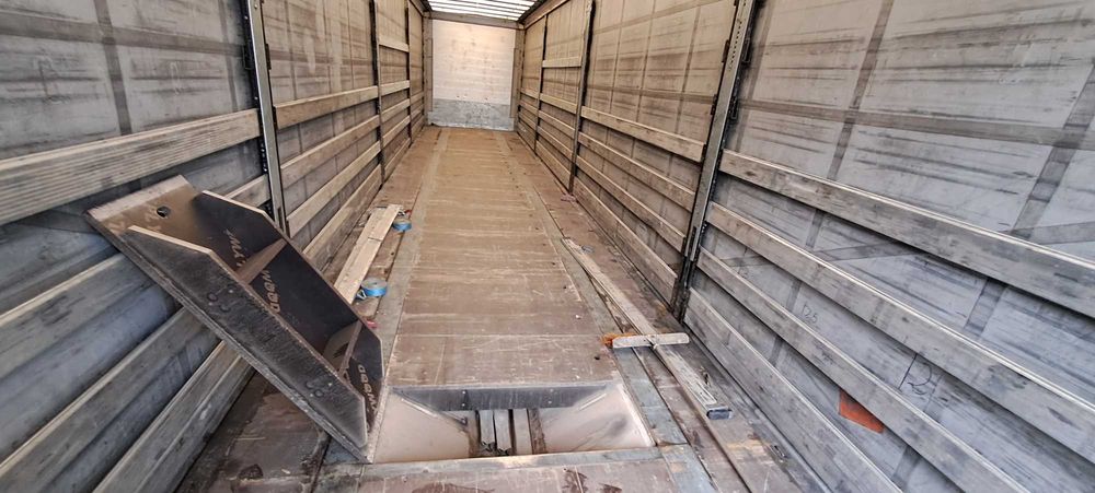 Schmitz 2015 porta-bobines e teto elevatório