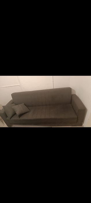 sofa de três lugares