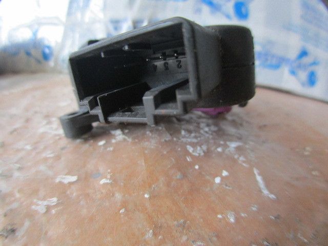 Motor da comporta da sofagem AUDI A4 (8EC, B7)