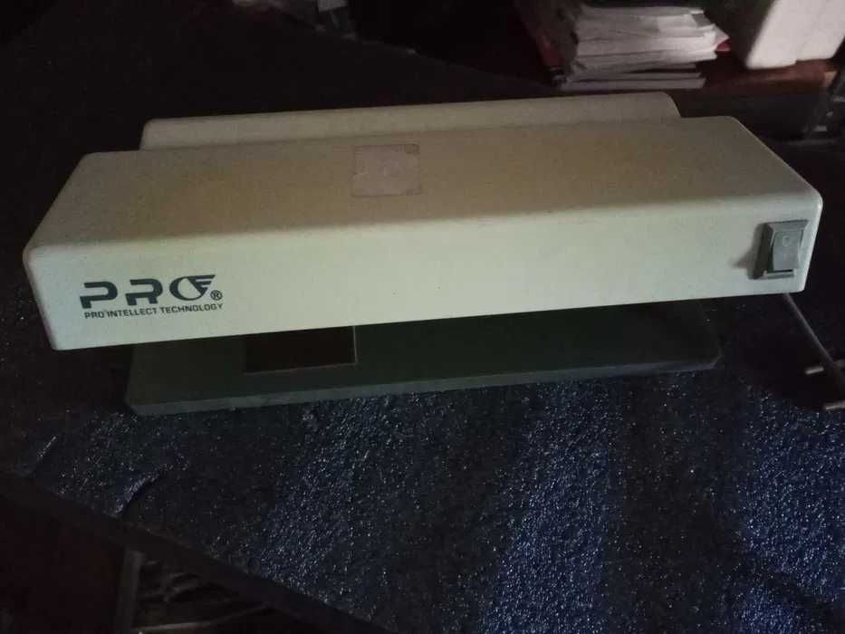 Детектор банкнот ультрафіолетовий PRO 12 робочий